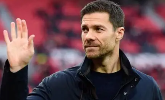 欧冠烽火：师徒对决，<a href='/news/tag/286.html' style='color: blue;'>皇马</a>曼城激战一触即发