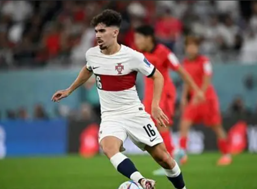 罗马诺谈皇马与维蒂尼亚传闻：转会前景复杂且成本高昂